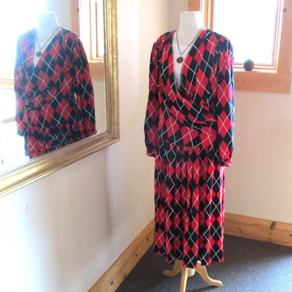 Size 8 Kevan Hall Couture 100% Silk Black and Red Skirt Suit - Picture 3 of 13
